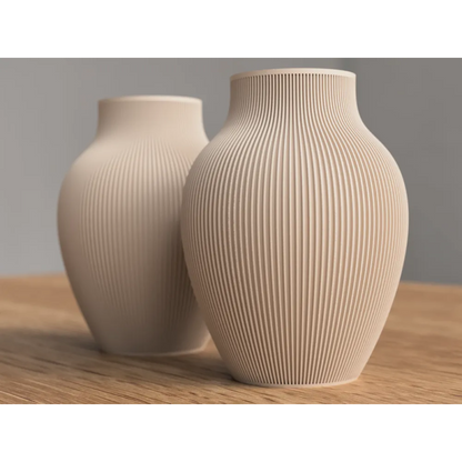 Tayo Japandi vase i lys beige med ribbet tekstur